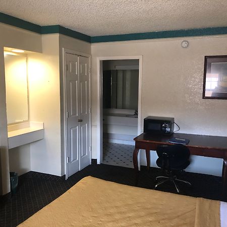 Americas Best Value Inn DEN Екстериор снимка