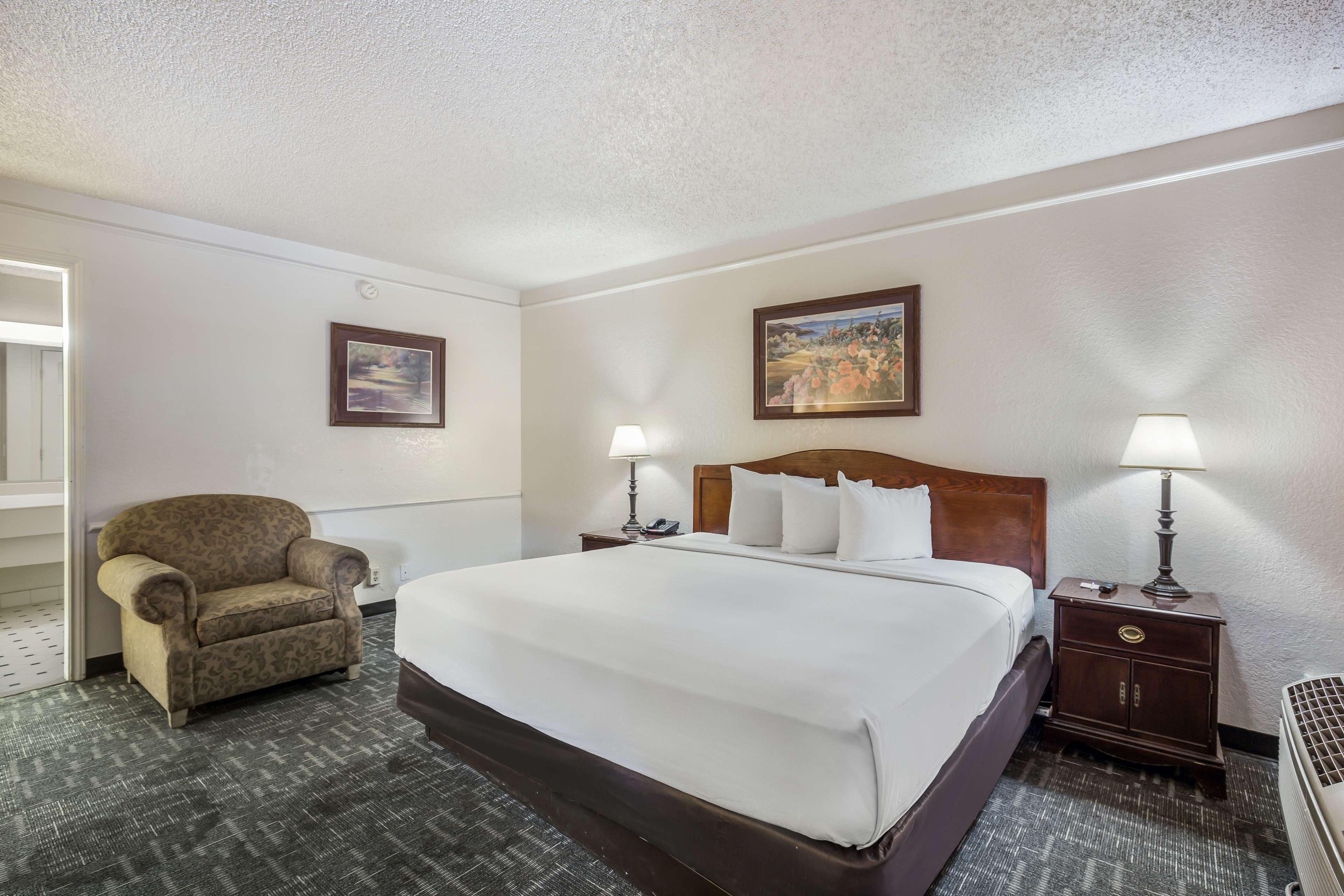Americas Best Value Inn DEN Екстериор снимка