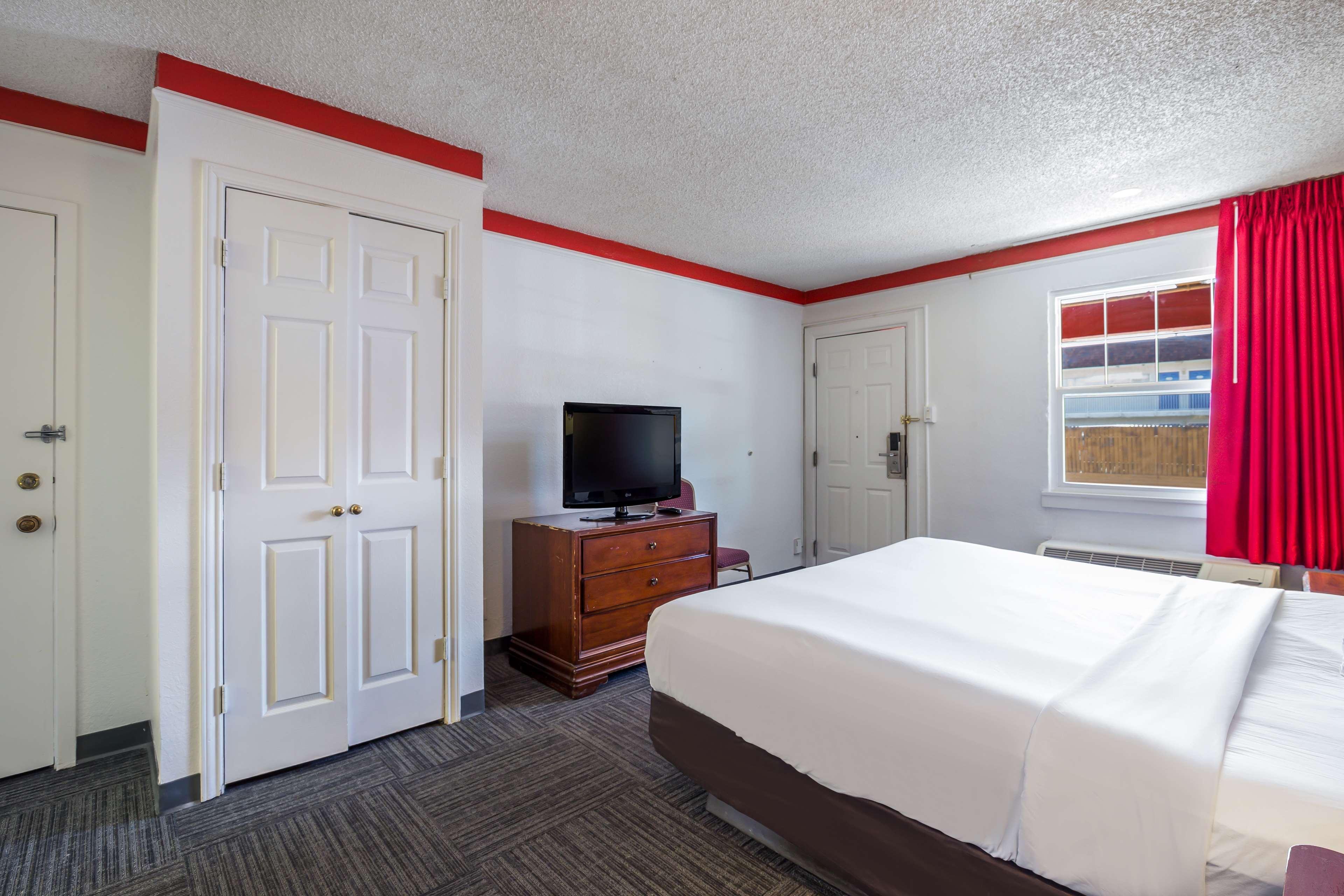 Americas Best Value Inn DEN Екстериор снимка