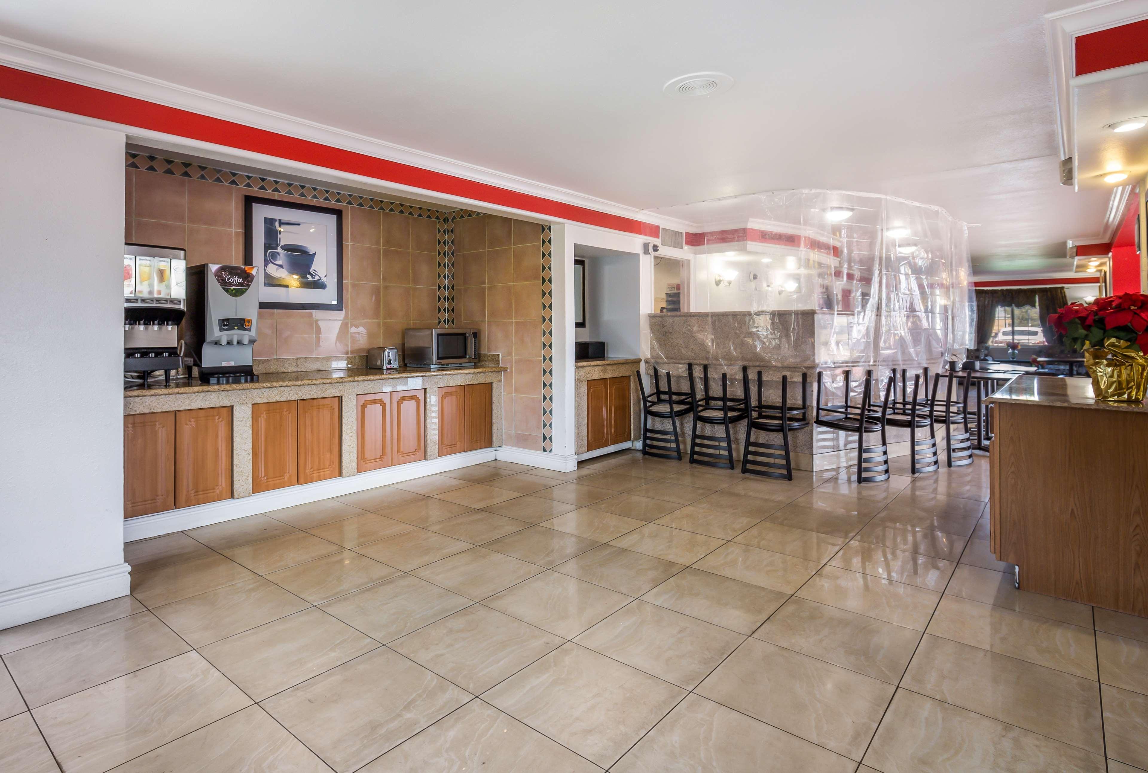 Americas Best Value Inn DEN Екстериор снимка