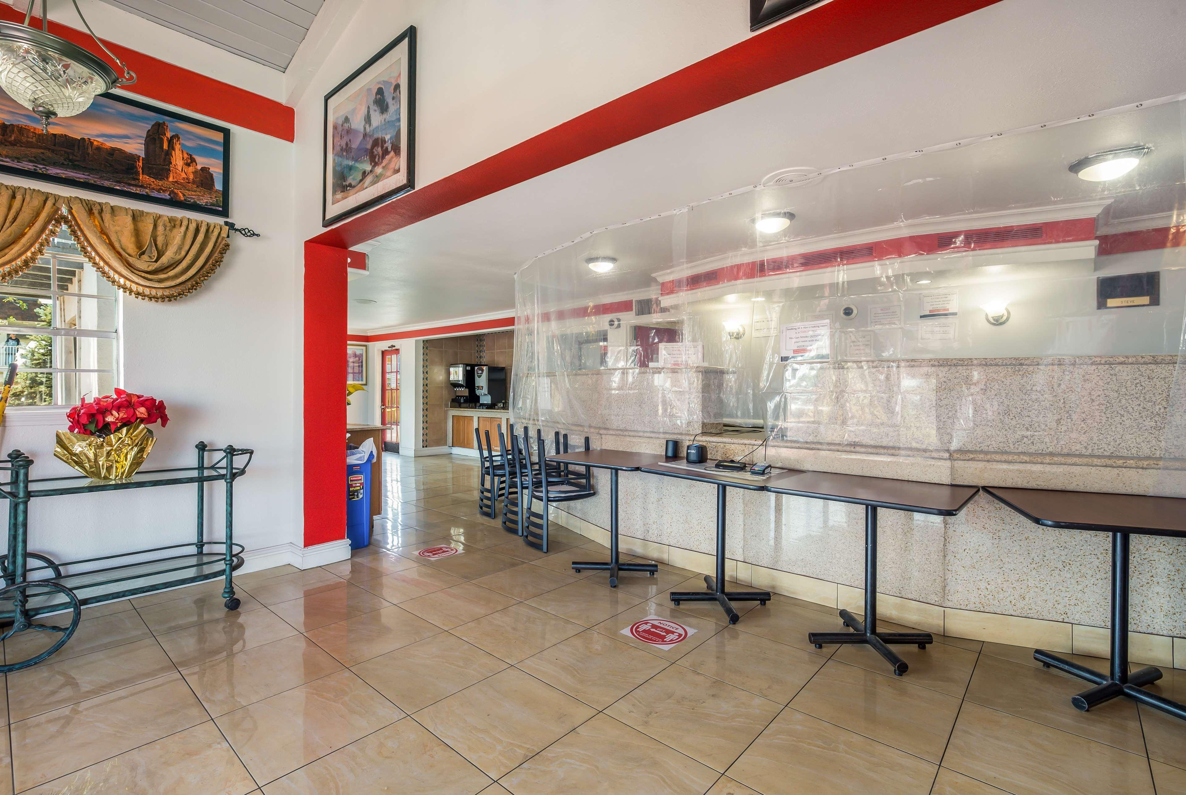 Americas Best Value Inn DEN Екстериор снимка