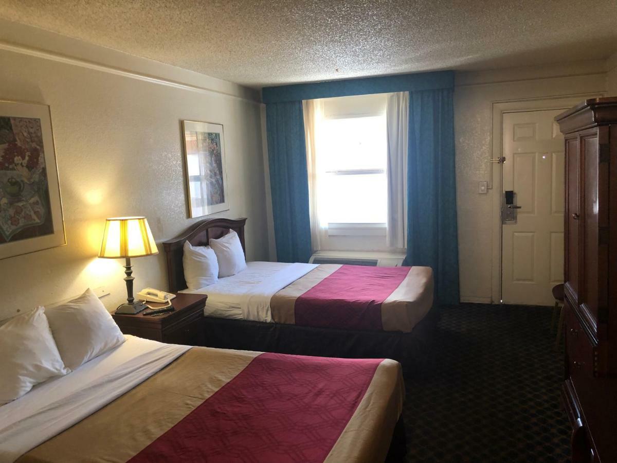 Americas Best Value Inn DEN Екстериор снимка